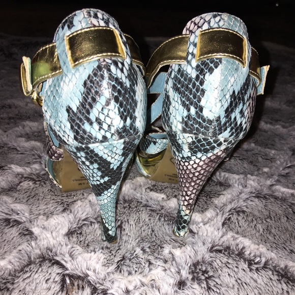 Shoedazzle heels 👠 - Picture 3 of 3